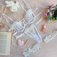 Cargar imagen en el visor de la galería, Set Aplique Blanco + Par Ligas con perlas