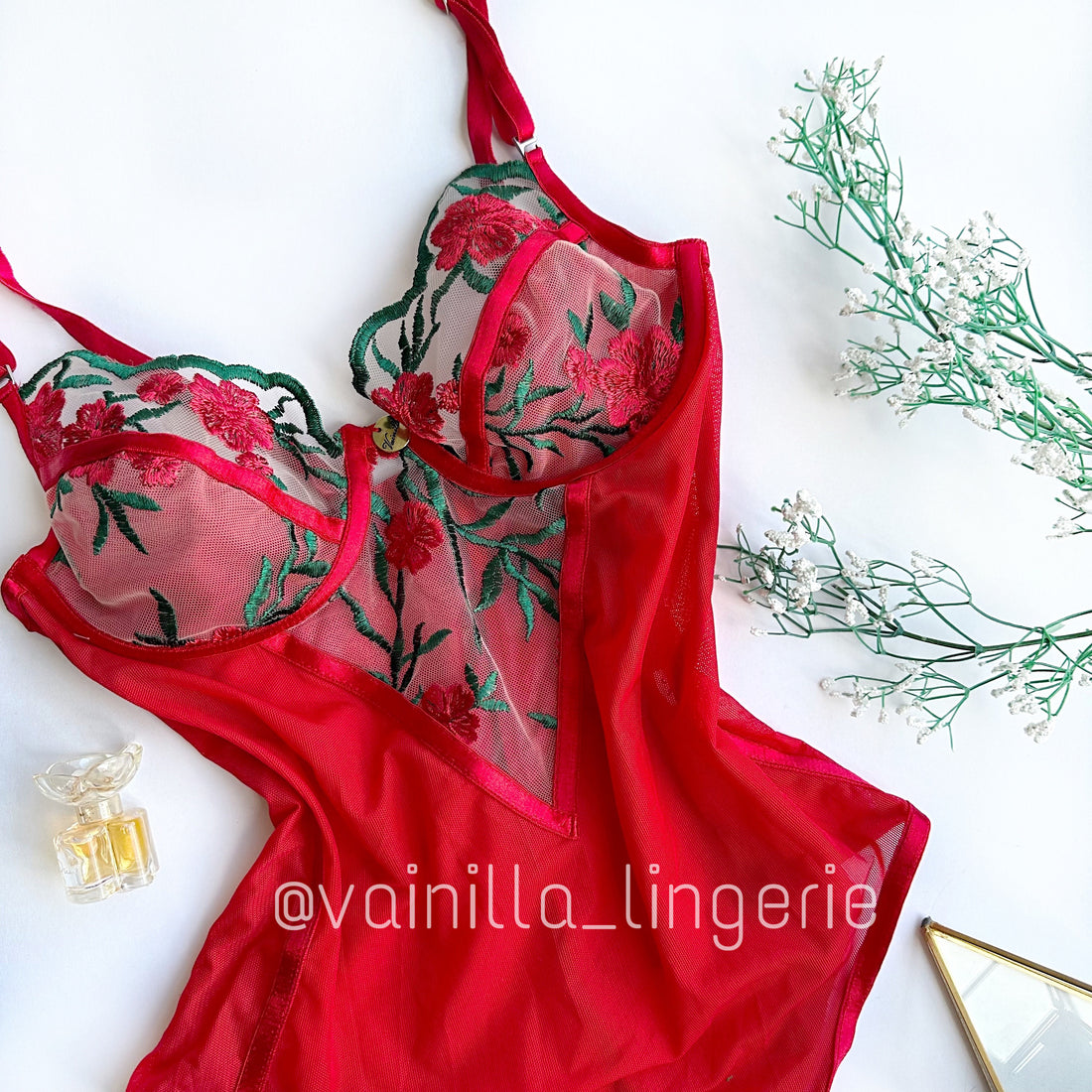 Body Raquel Rojo con flores.