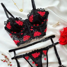 Cargar imagen en el visor de la galería, Set Simona negro con rojo
