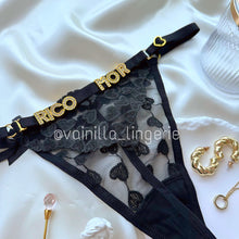 Load image in gallery viewer,Tanga Hilo Negro con texto: Rico Mor
